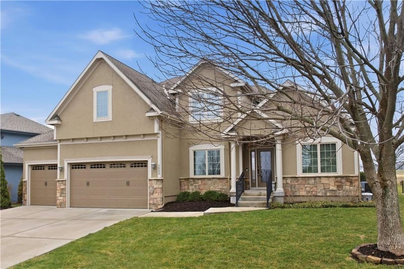 1559 Brompton Ln, Raymore, MO 64083
