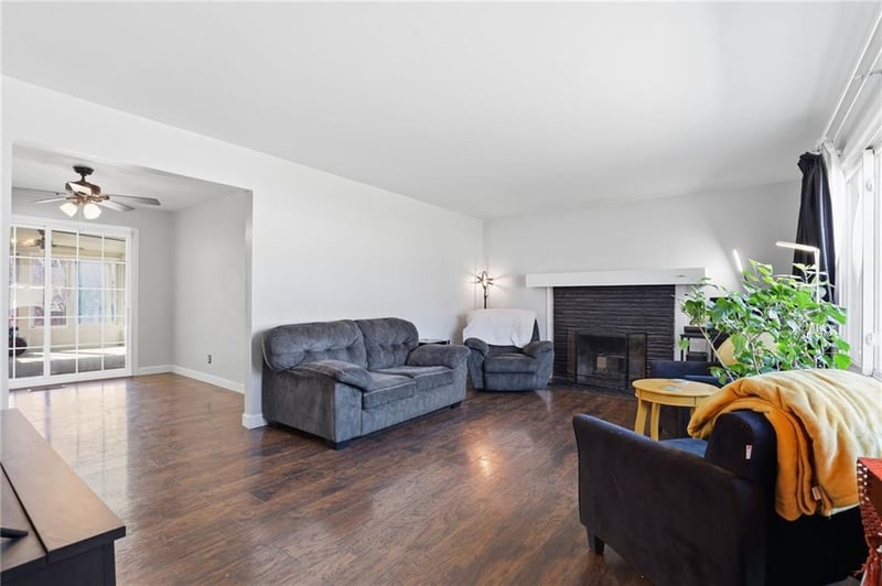 511 92nd St, Kansas City, MO 64131