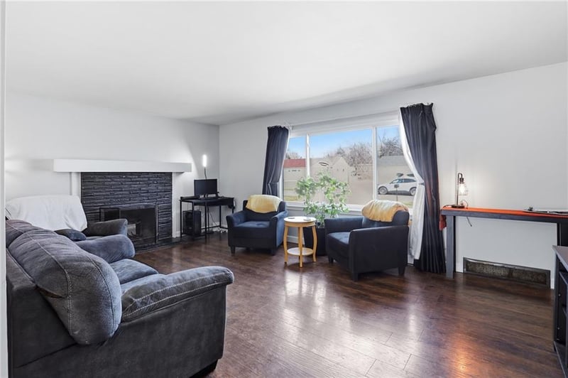 511 92nd St, Kansas City, MO 64131