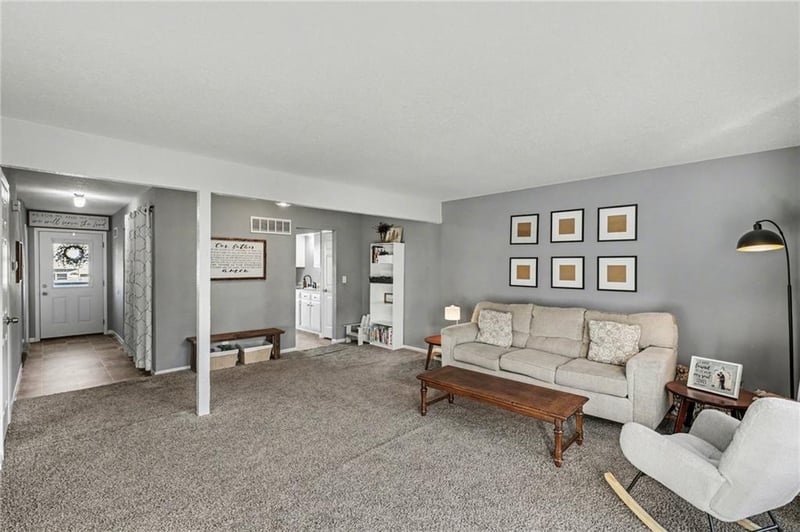 11253 Calico Dr, Kansas City, MO 64137