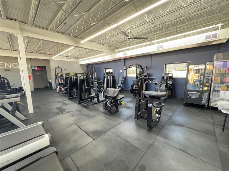 3800 Summit St, Kansas City, MO 64111