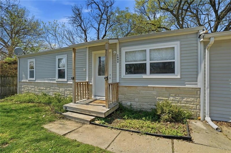 1040 S Cottonwood St, Ottawa, KS 66067