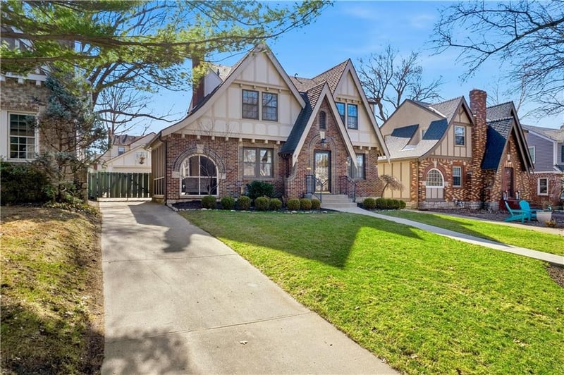 1287 W 71st Ter, Kansas City, MO 64114