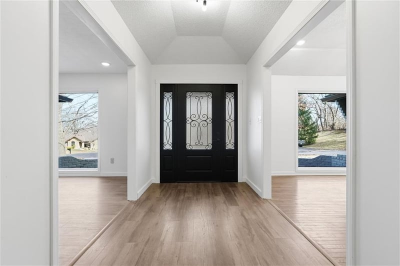 1038 Woodland Ct, Kansas City, MO 64118