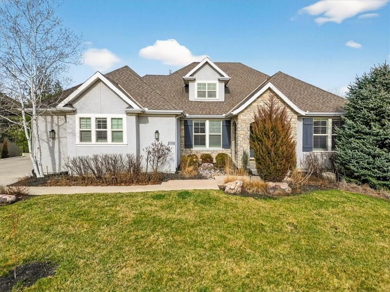 5112 W 142nd Ter, Leawood, KS 66224