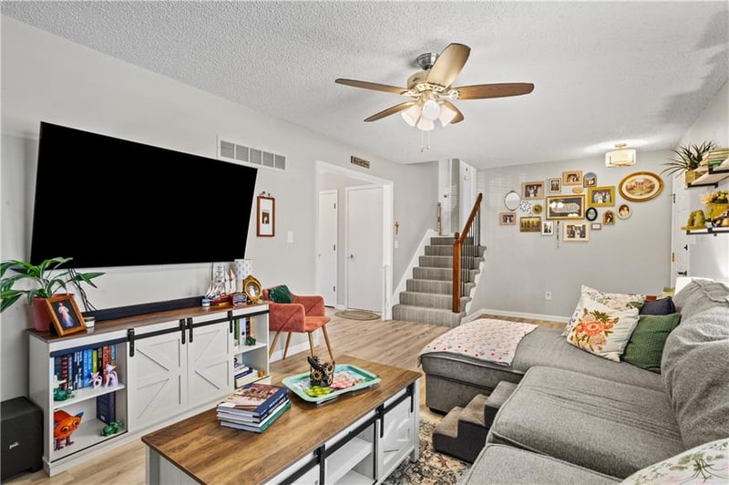 215 Pebblebrook Ln, Grain Valley, MO 64029