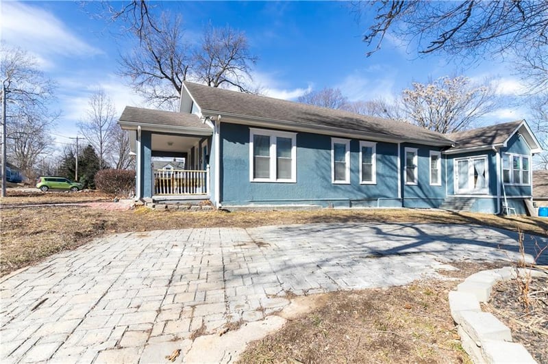 9400 9th St, Independence, MO 64053