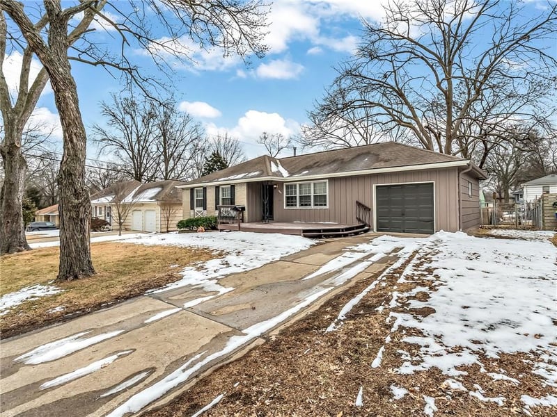 9807 79th Ter, Raytown, MO 64138