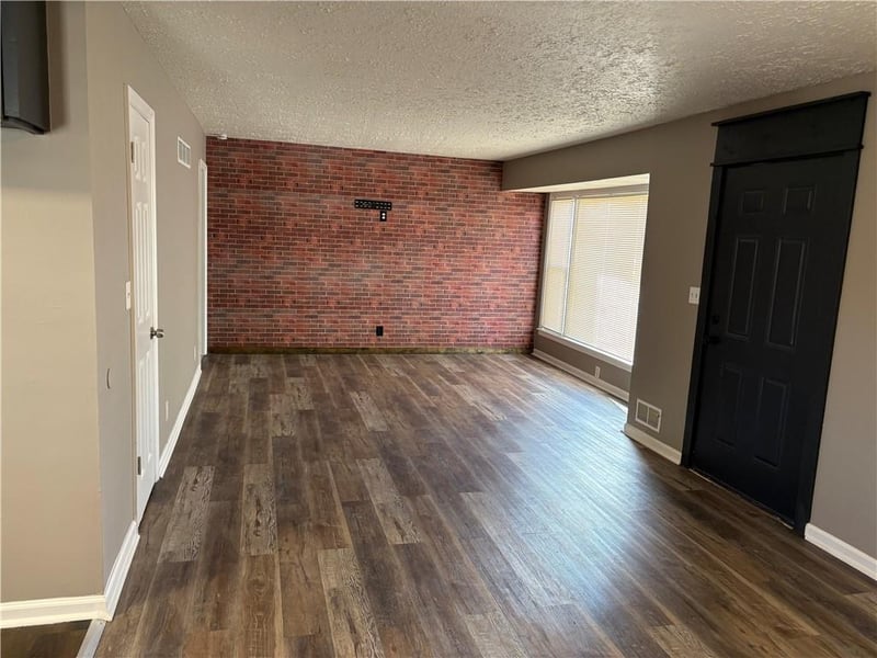 10201 Belmont Ave, Kansas City, MO 64134