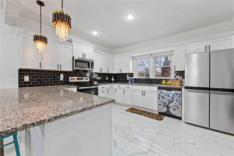 1932 Praun Ln, Kansas City, KS 66102