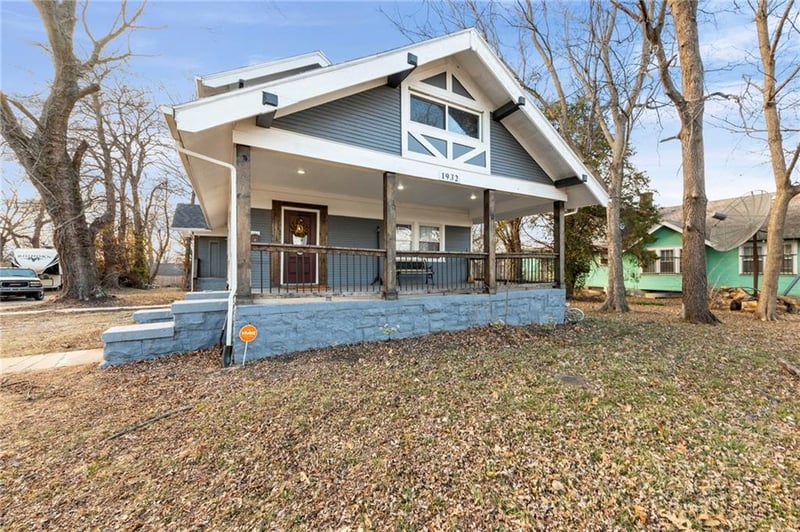 1932 Praun Ln, Kansas City, KS 66102