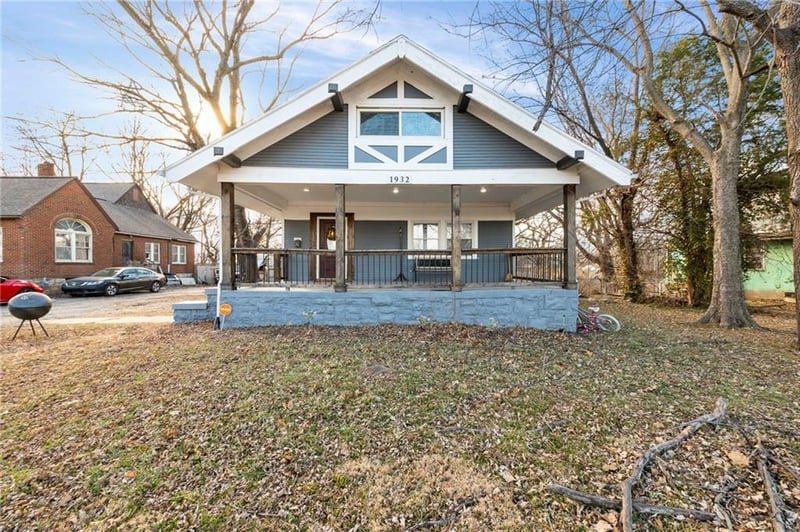 1932 Praun Ln, Kansas City, KS 66102