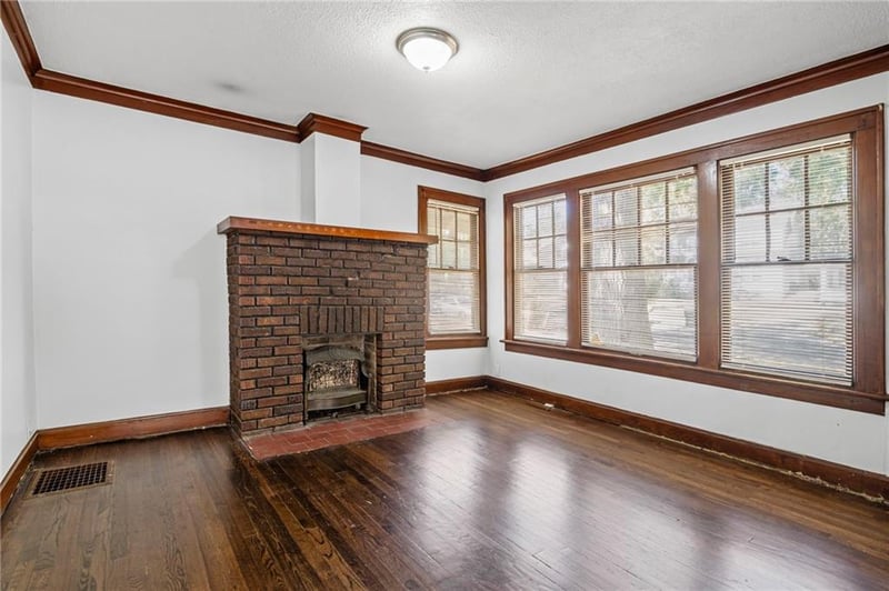 2407 69th Ter, Kansas City, MO 64132