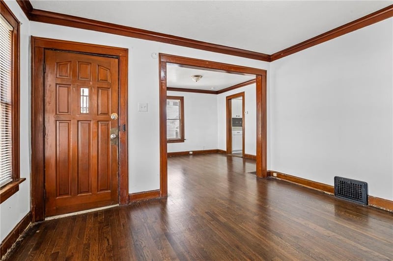 2407 69th Ter, Kansas City, MO 64132