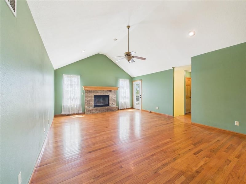 12 260th Rd, Warrensburg, MO 64093
