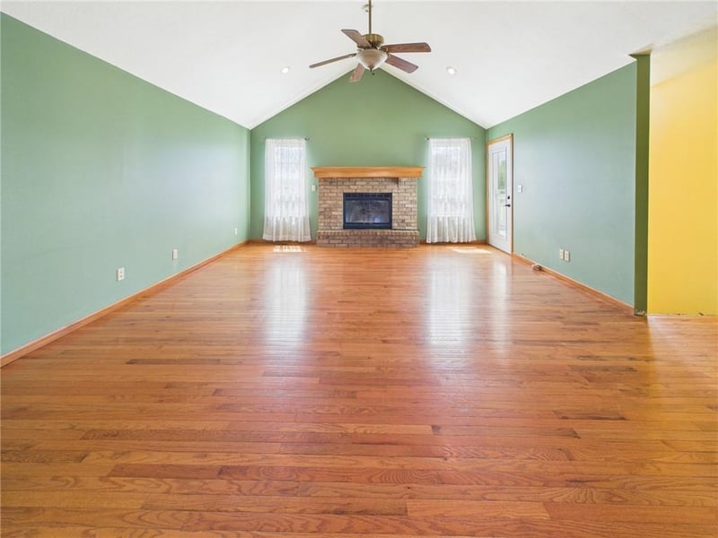 12 260th Rd, Warrensburg, MO 64093