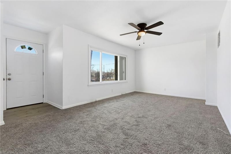 4614 Antioch Rd, Kansas City, MO 64117