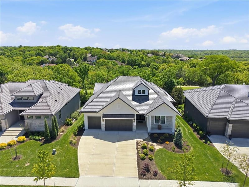 27229 W 100th Ter, Olathe, KS 66061