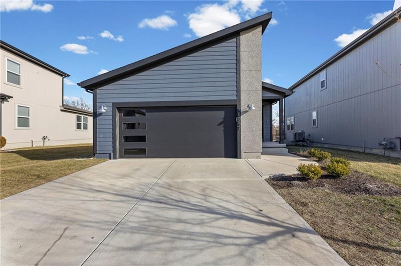 18057 Hauser St, Overland Park, KS 66013