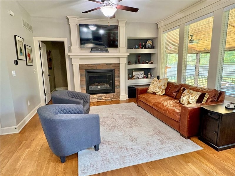 16623 172nd Ter, Olathe, KS 66062