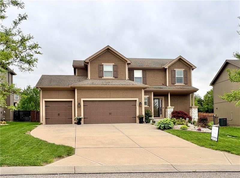 16623 172nd Ter, Olathe, KS 66062