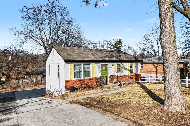 3936 Spruce Ave, Kansas City, MO 64117