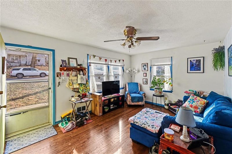 3936 Spruce Ave, Kansas City, MO 64117