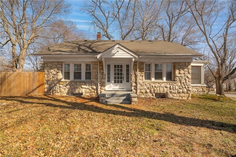 7005 Raytown Rd, Raytown, MO 64133
