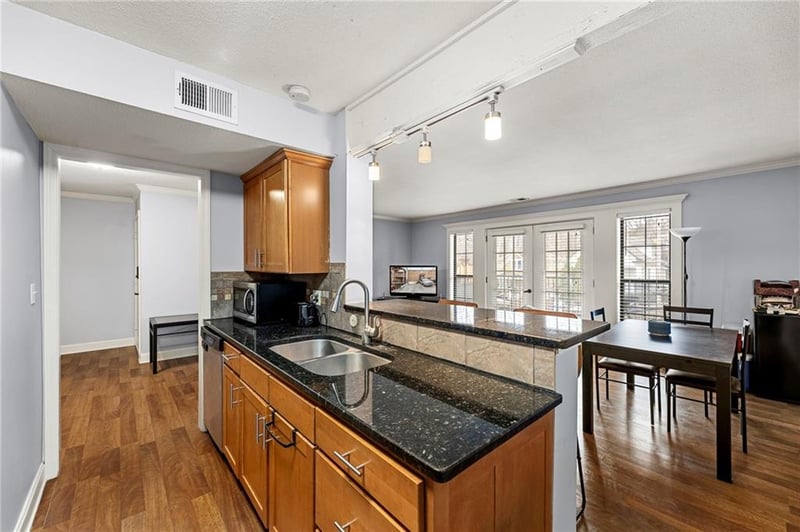 4727 Jarboe St #93, Kansas City, MO 64112