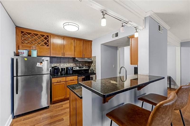 4727 Jarboe St #93, Kansas City, MO 64112