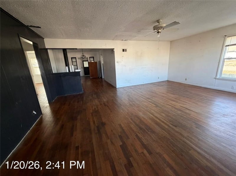 1735 Irving St, Independence, KS 67301