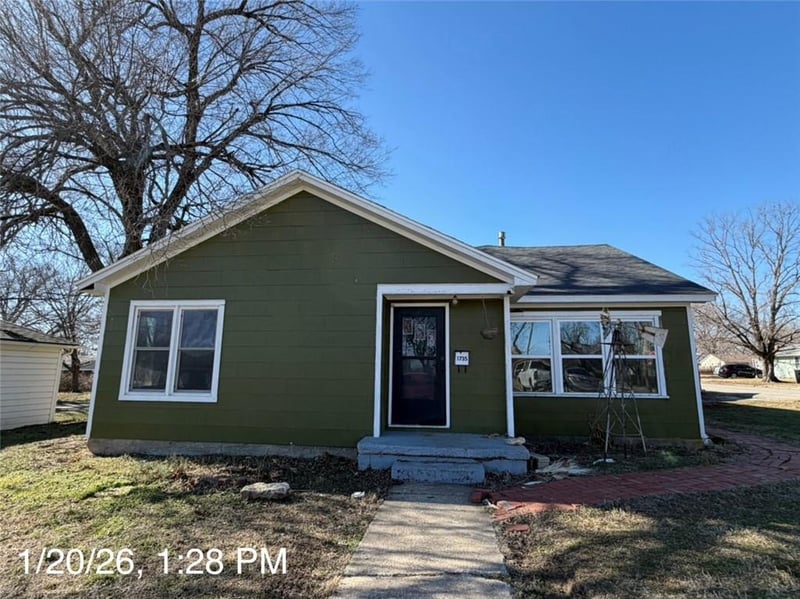 1735 Irving St, Independence, KS 67301