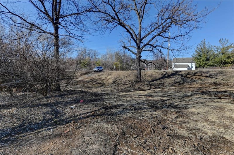 2701 68th St, Kansas City, MO 64151