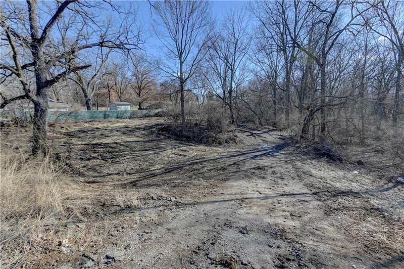 2701 68th St, Kansas City, MO 64151