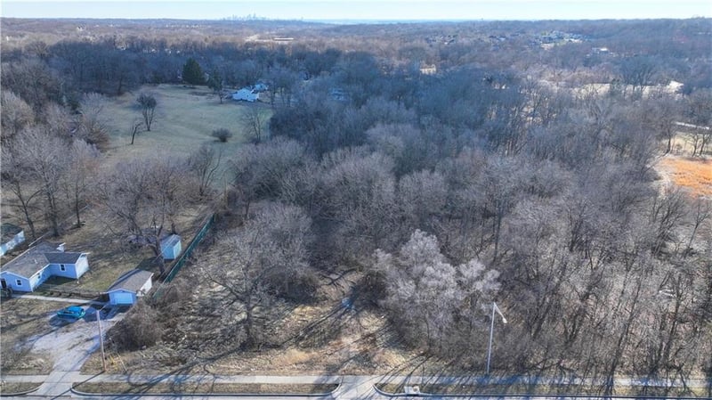 2701 68th St, Kansas City, MO 64151