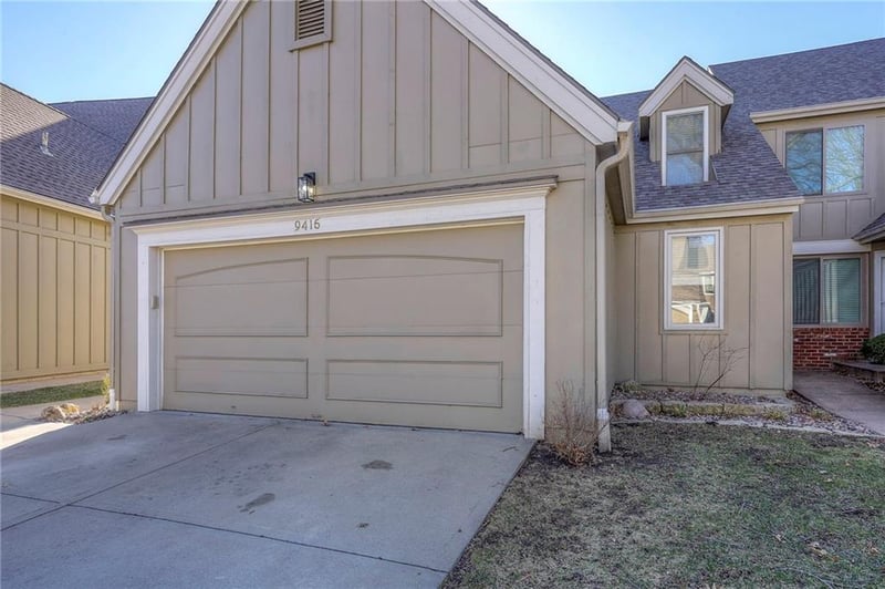 9415 W 122nd St, Overland Park, KS 66213