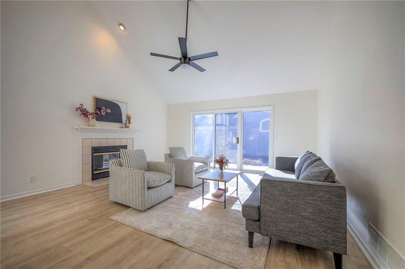 9415 W 122nd St, Overland Park, KS 66213