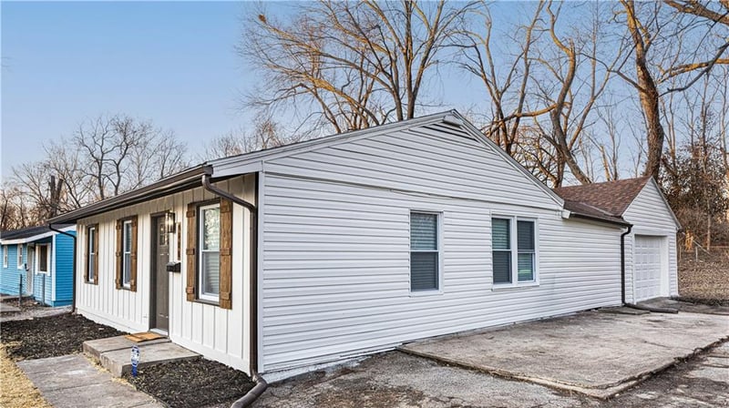 4000 Oakley Ave, Kansas City, MO 64130