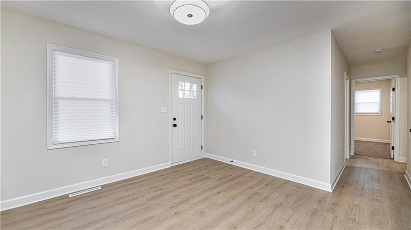 4000 Oakley Ave, Kansas City, MO 64130