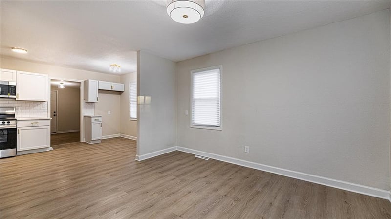 4000 Oakley Ave, Kansas City, MO 64130