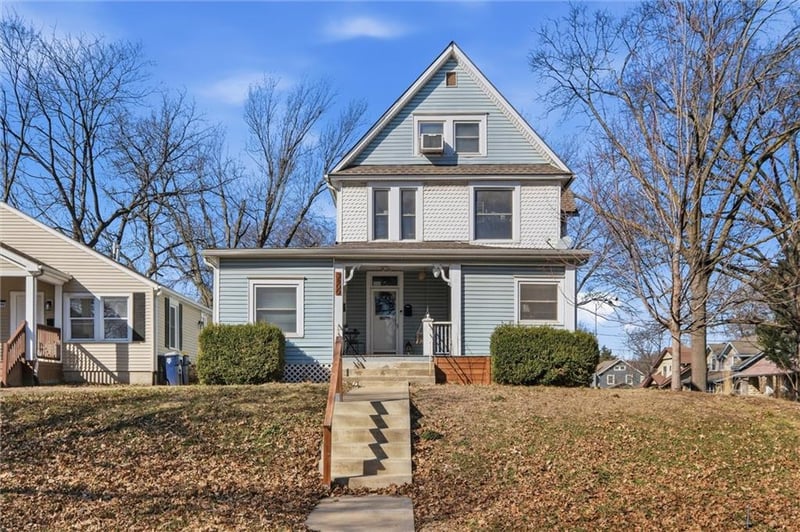 3800 Roanoke Rd, Kansas City, MO 64111