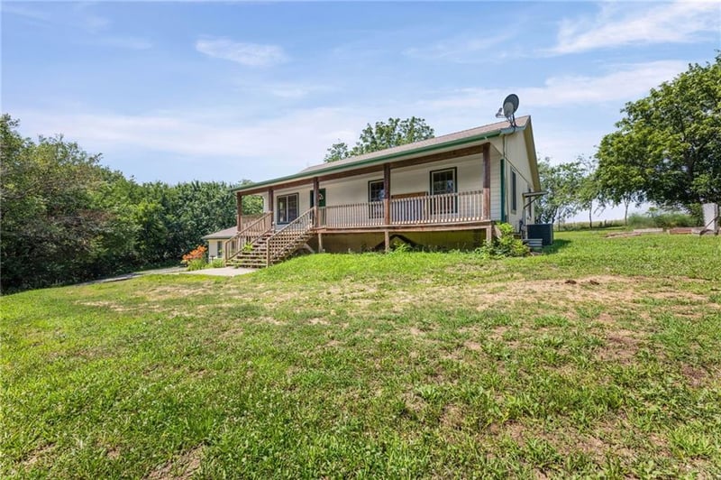 30904 Pressonville Rd, Paola, KS 66071