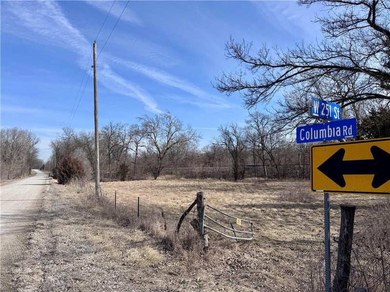 00000 Columbia Rd, Paola, KS 66071