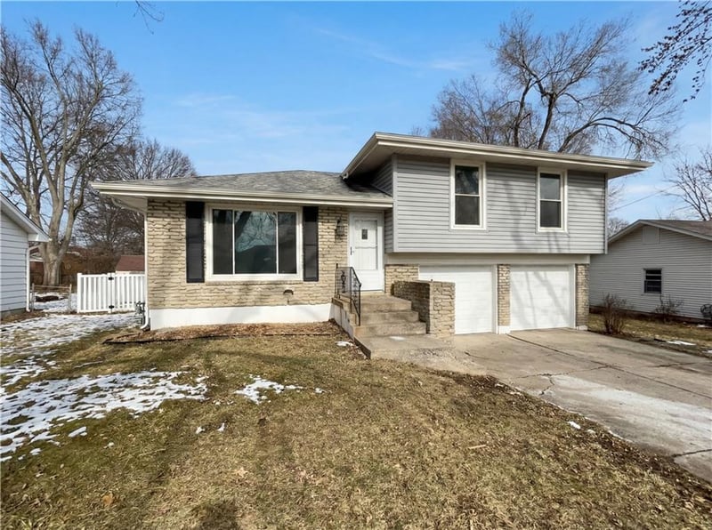 14600 33rd St, Independence, MO 64055