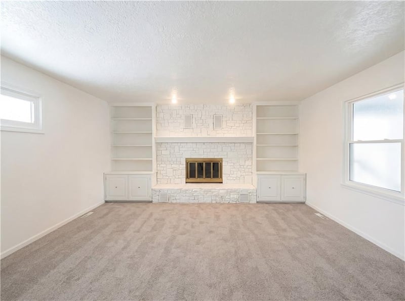 14600 33rd St, Independence, MO 64055