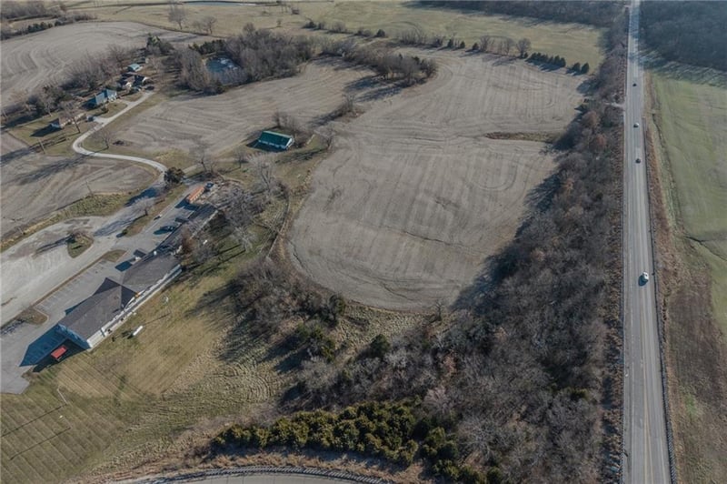 6399 Oakview Ln, Higginsville, MO 64037