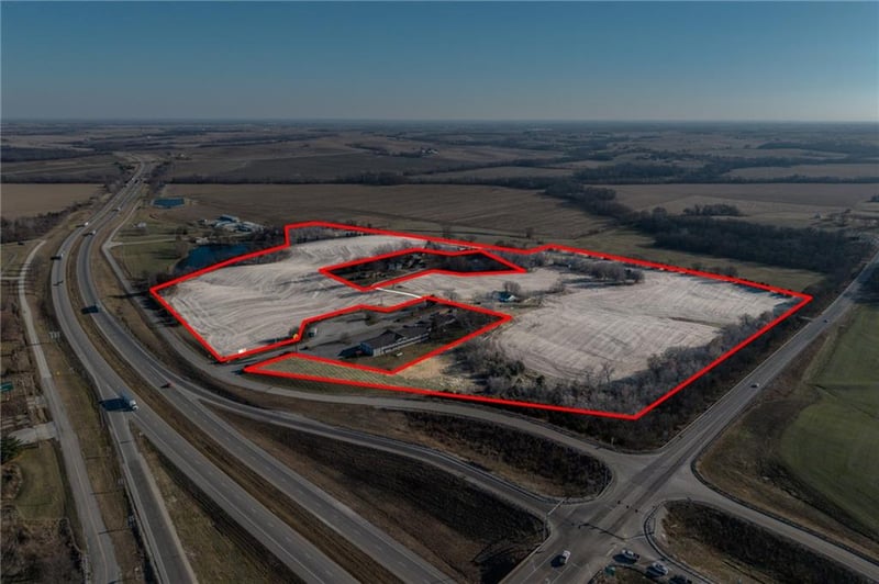 6399 Oakview Ln, Higginsville, MO 64037