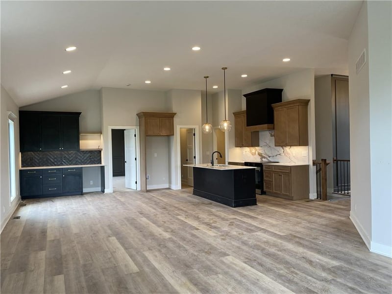 27604 128th Ct, Lee's Summit, MO 64086