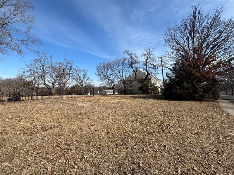 512 Santa Fe Trl, Kansas City, MO 64145