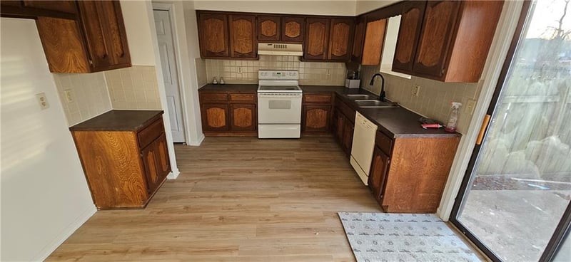 11838 Oakmont St, Overland Park, KS 66210